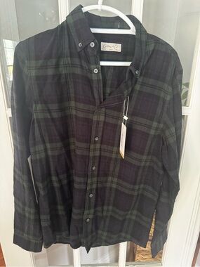 Men’s Green Black Plaid Button-Down Shirt